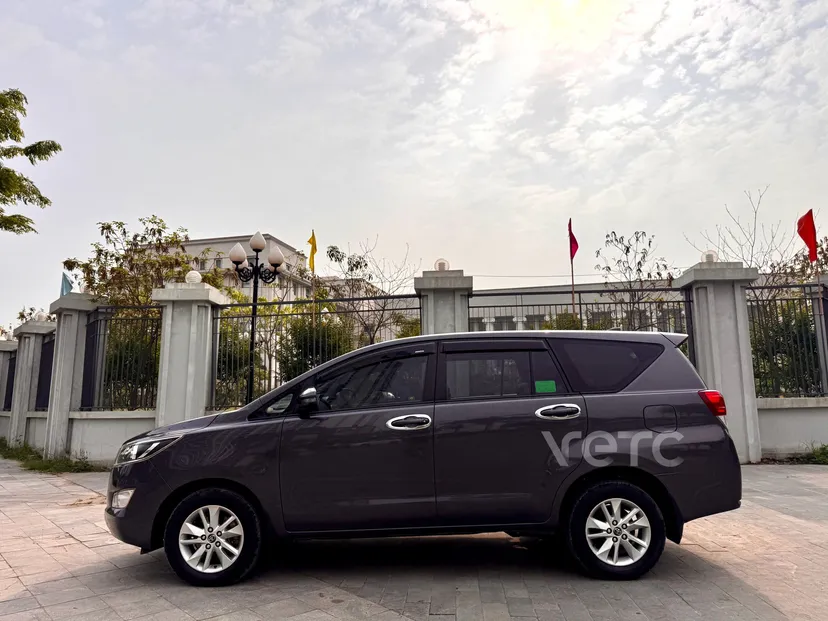 Hình ảnh xe TOYOTA INNOVA 2.0G 2018 XÁM 86.000 KM