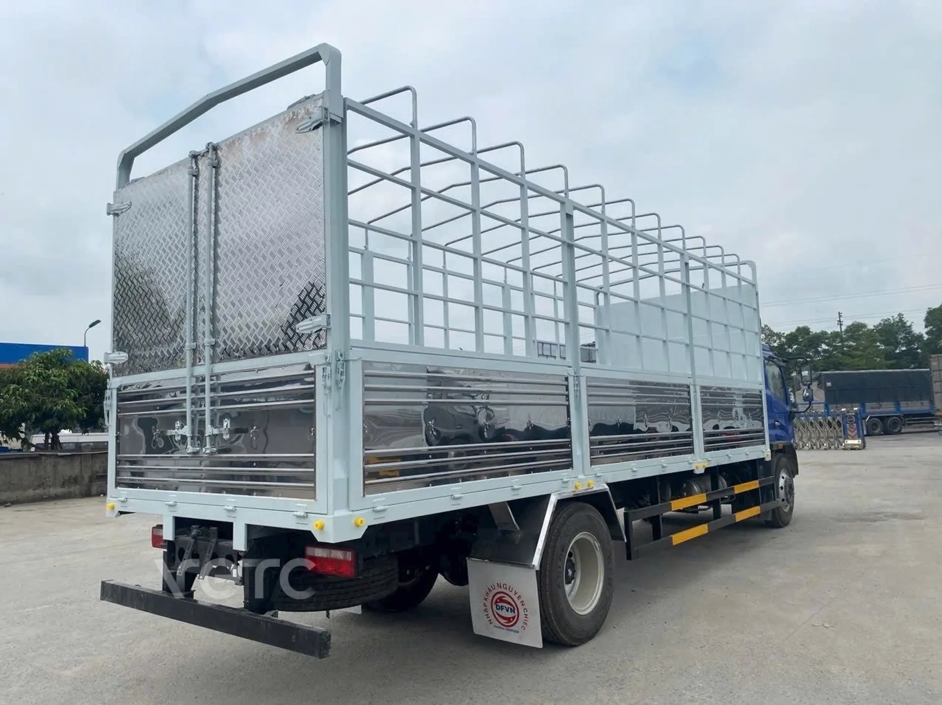 Hình ảnh phụ kiện DONGFENG CAPTAIN C - NHẬP KHẨU NGUYÊN CHIẾC - TẢI 9.1 TẤN THÙNG 7M1