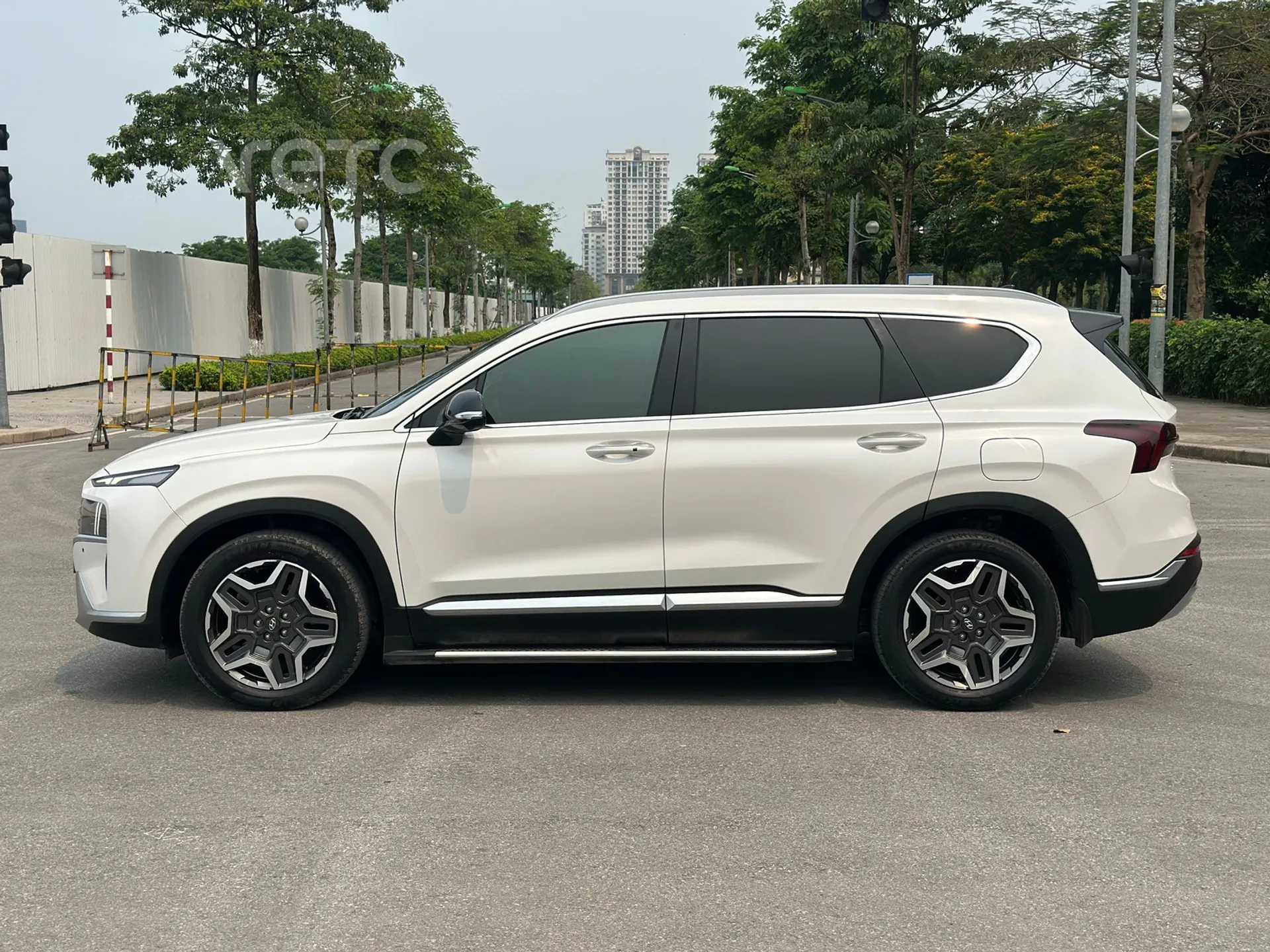 Hình ảnh xe HYUNDAI SANTA FE 2.5PREMIUM 2022 TRẮNG 50.000 KM