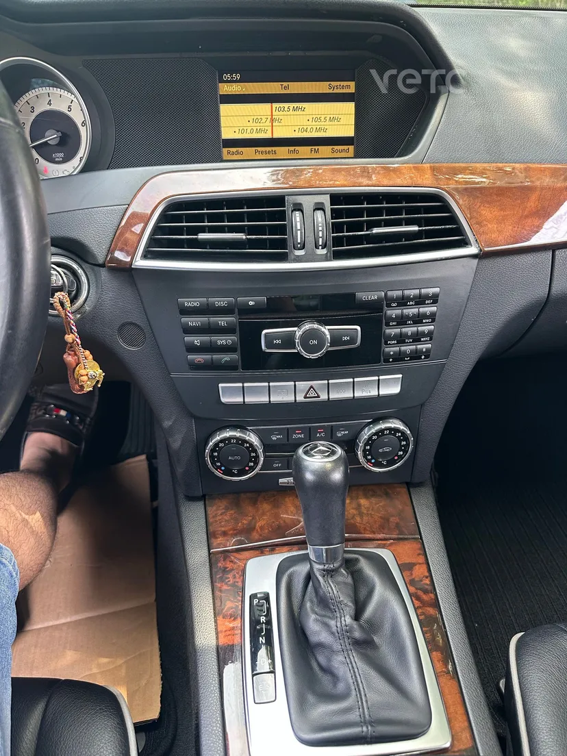 Hình ảnh xe Mercedes-Benz C-Class 1.8AT 2011 Đỏ 40.000 km