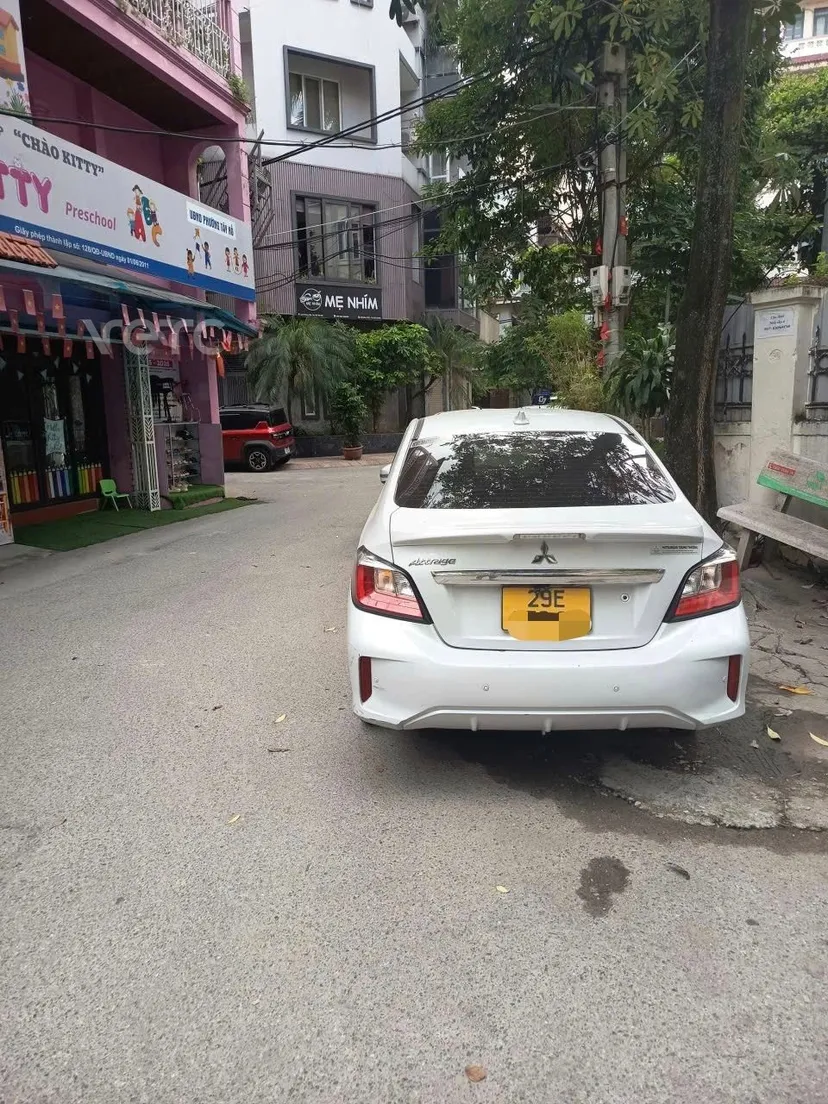 Hình ảnh xe Mitsubishi Attrage 2023 Trắng 9.300 km