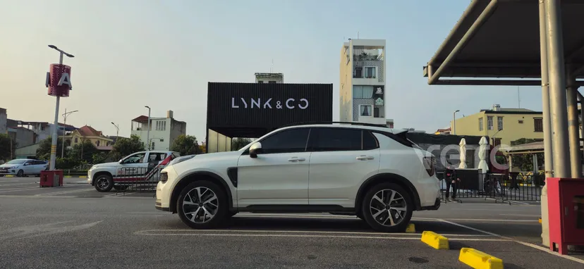 Hình ảnh xe LYNK & CO 01 2025