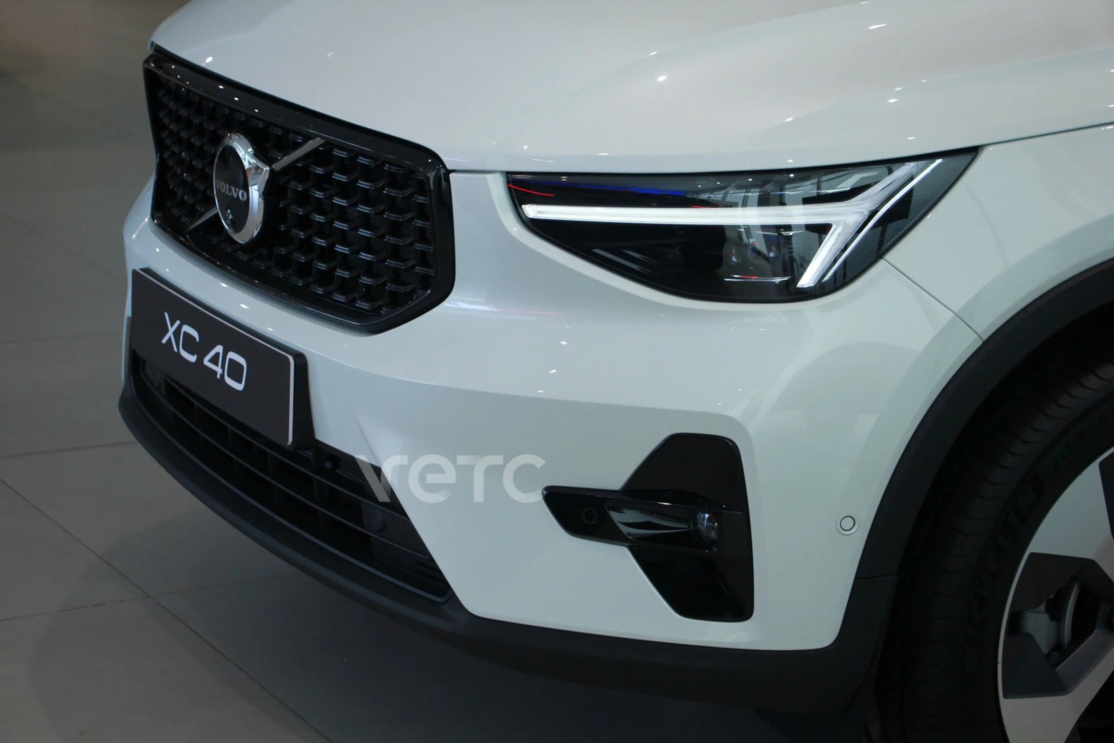 Ảnh xe VOLVO XC40 2025
