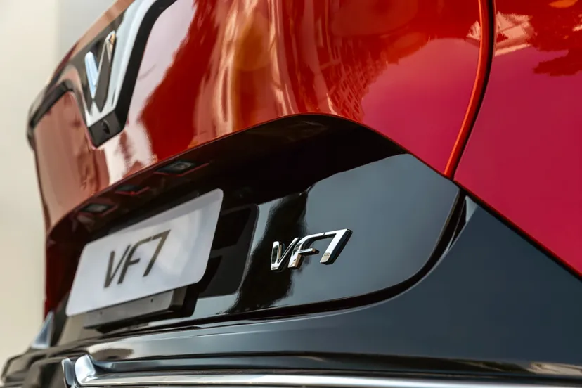 Hình ảnh xe VinFast VF7 2025