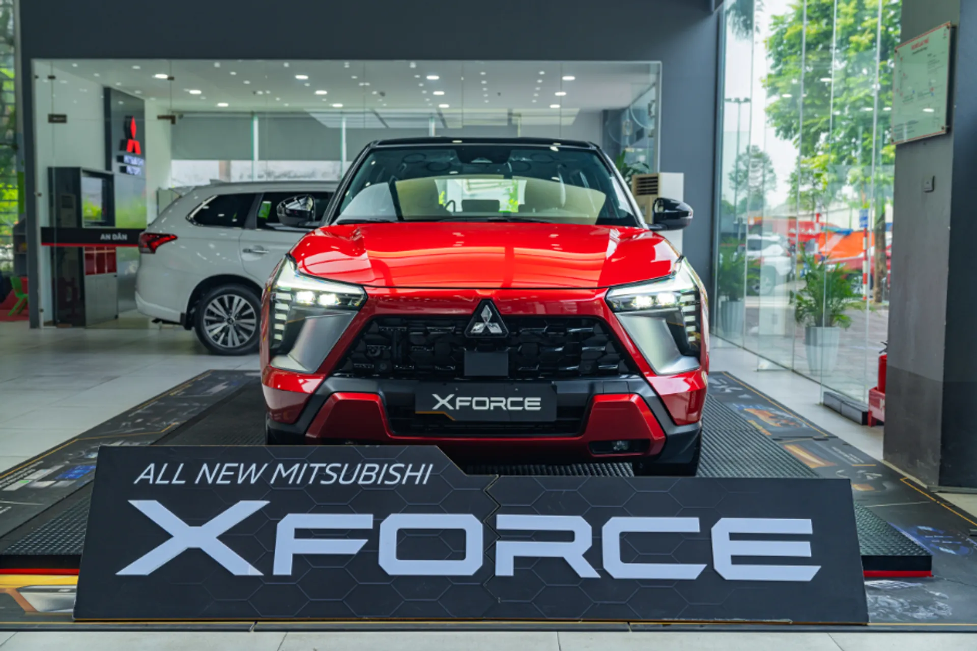Hình ảnh xe MITSUBISHI XFORCE ULTIMATE 2025