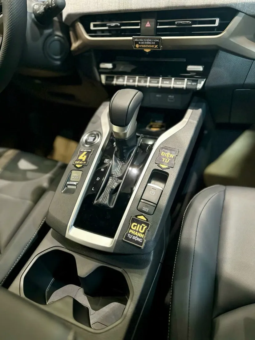 Hình ảnh xe MITSUBISHI XFORCE PREMIUM 1.5L CVT 2025