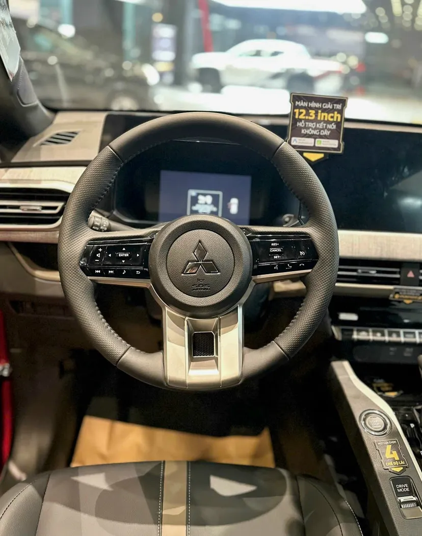 Hình ảnh xe MITSUBISHI XFORCE PREMIUM 1.5L CVT 2025