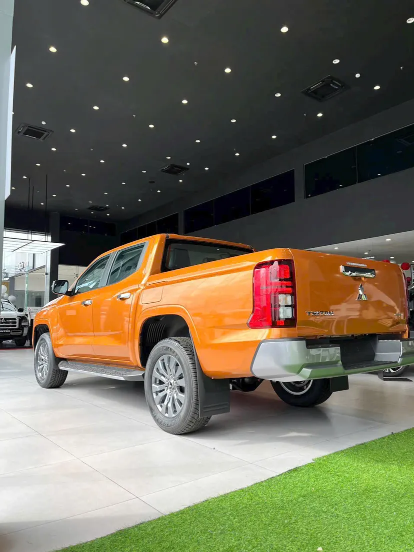 Hình ảnh xe MITSUBISHI TRITON 2WD PREMIUM 2.4L AT 2025