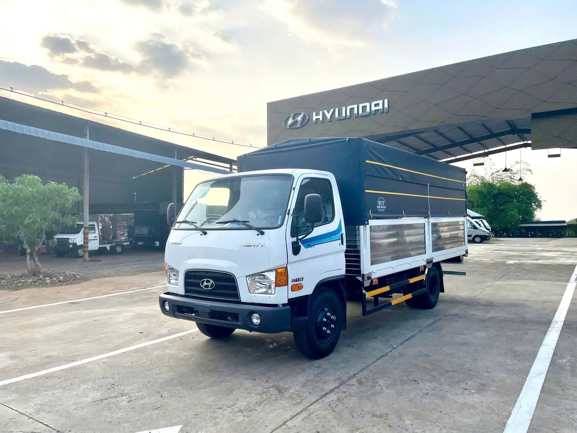 Hình ảnh xe HYUNDAI MIGHTY W11S E5 2025 - THÙNG MUI BẠT