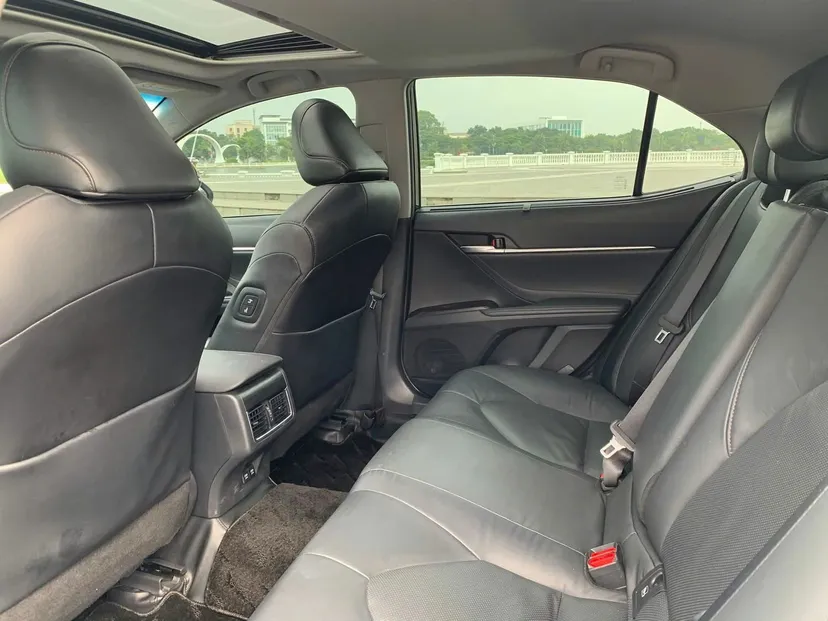 Hình ảnh xe Camry 2.0Q nk Thailand 2022 odo 3v km