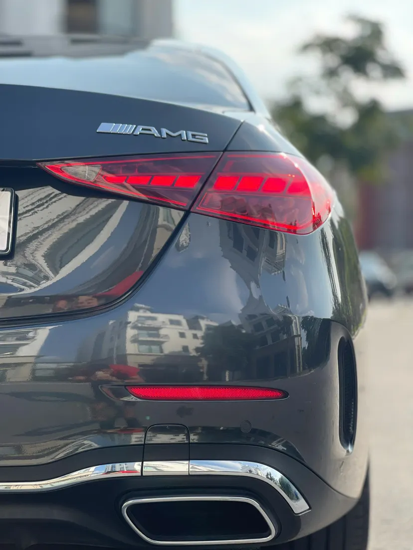 Hình ảnh xe Mercedes C300 AMG xám/đen 2022 - V1