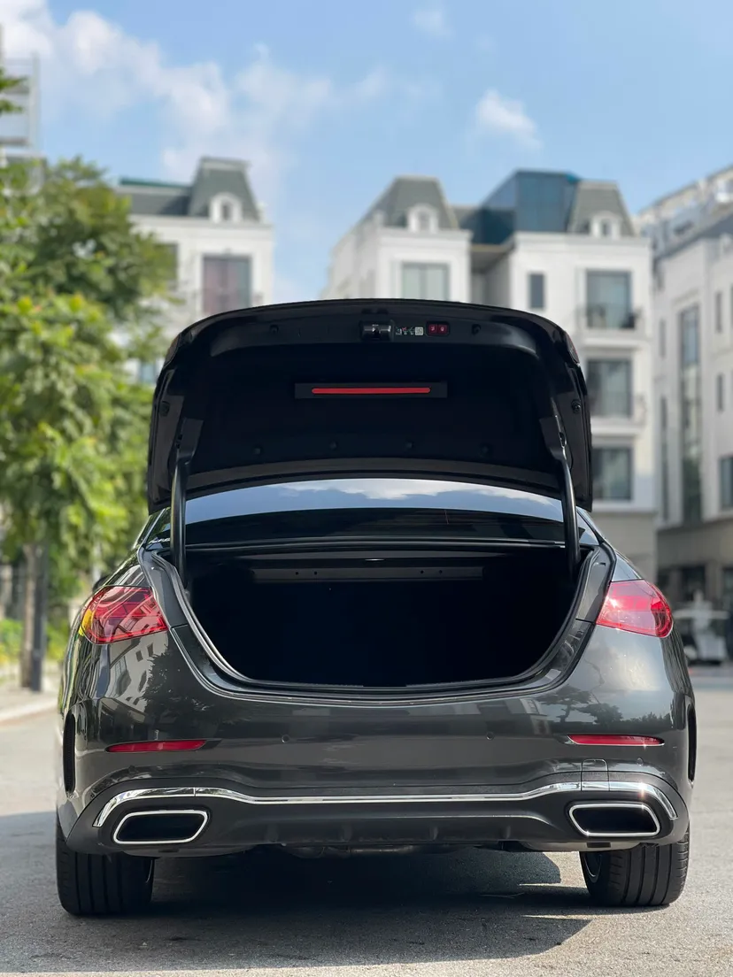 Hình ảnh xe Mercedes C300 AMG xám/đen 2022 - V1